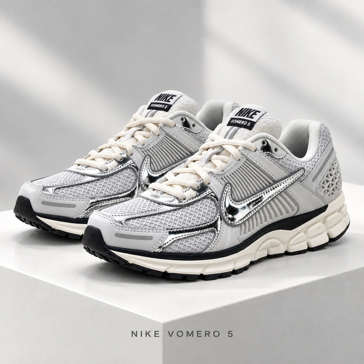 Nike Zoom Vomero 5 Plata