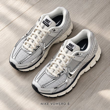 Nike Zoom Vomero 5 Plata